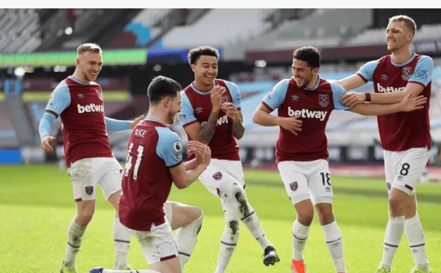 乌龙！官方活动图提前官宣WBG.Jiejie和NIP.Care