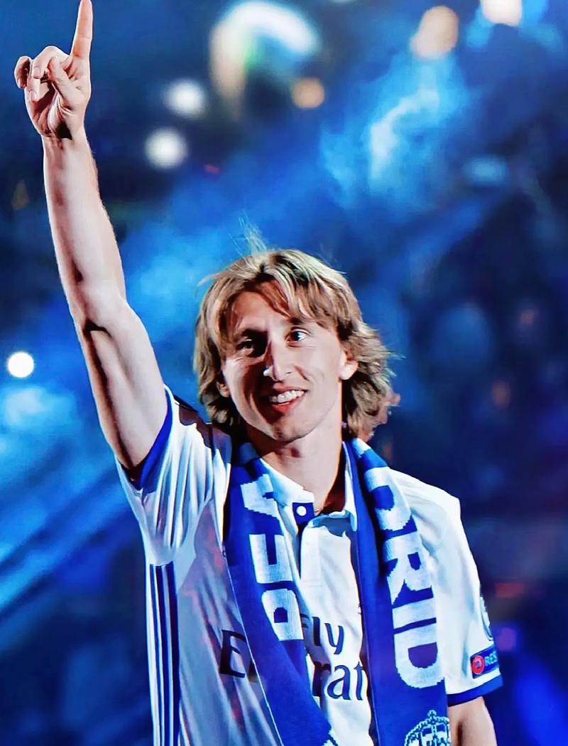 国家德比维尼修斯不满被换后，阿隆索让米利唐去跟他谈谈